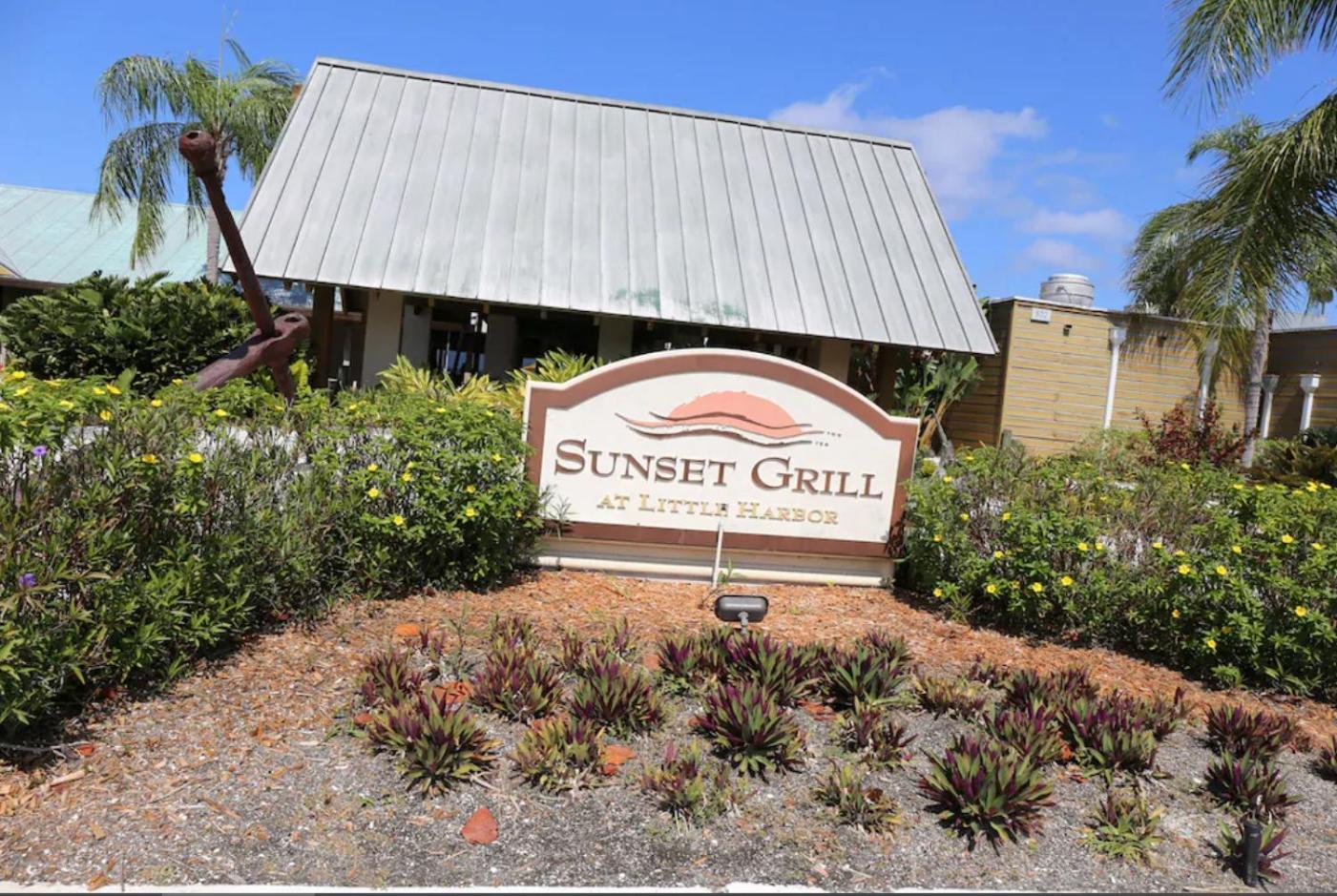 Beautiful New Luxury Townhome With Private Beach And Swimming Pools Ruskin Exterior photo