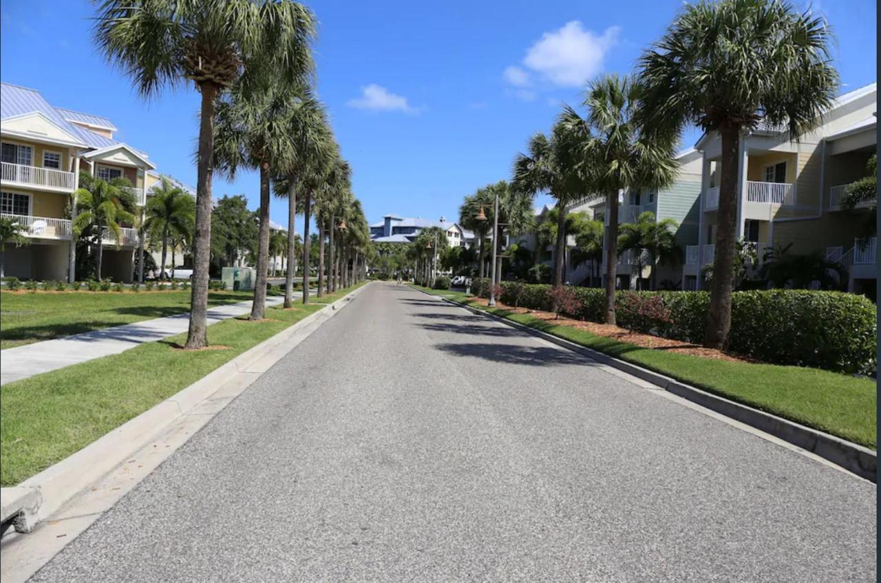 Beautiful New Luxury Townhome With Private Beach And Swimming Pools Ruskin Exterior photo