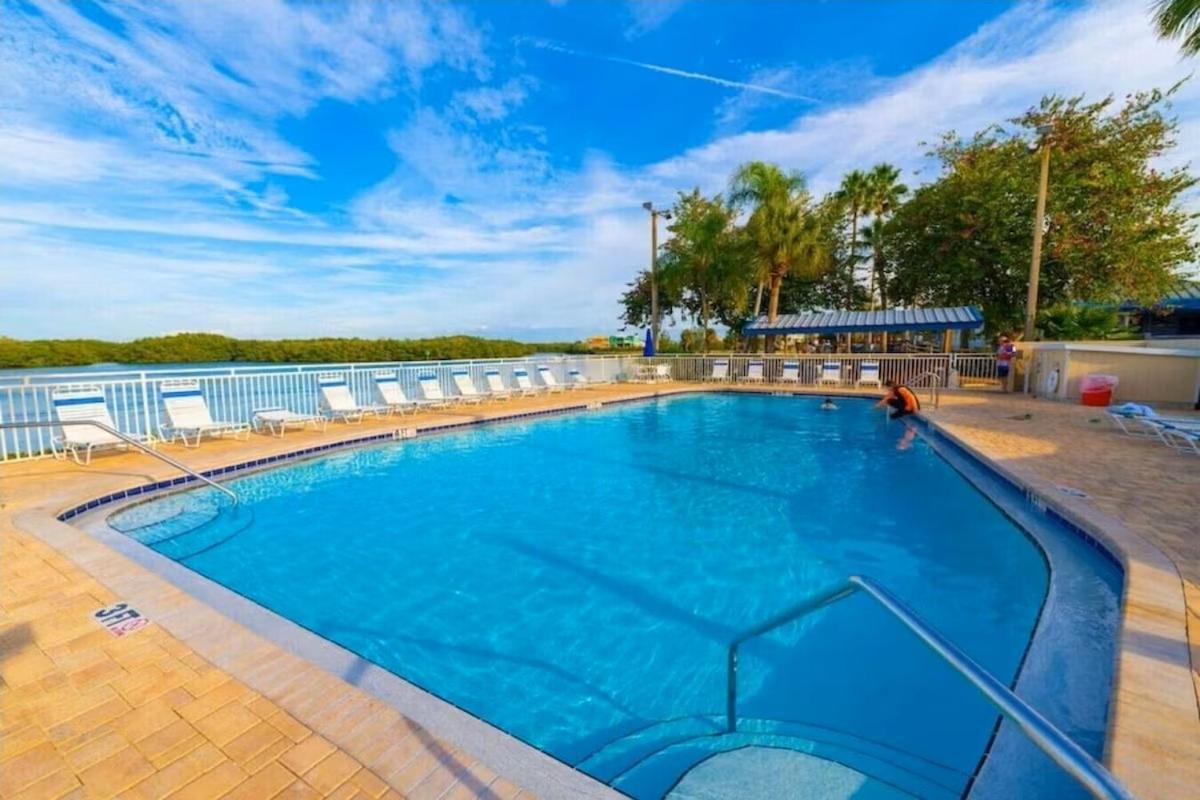 Beautiful New Luxury Townhome With Private Beach And Swimming Pools Ruskin Exterior photo