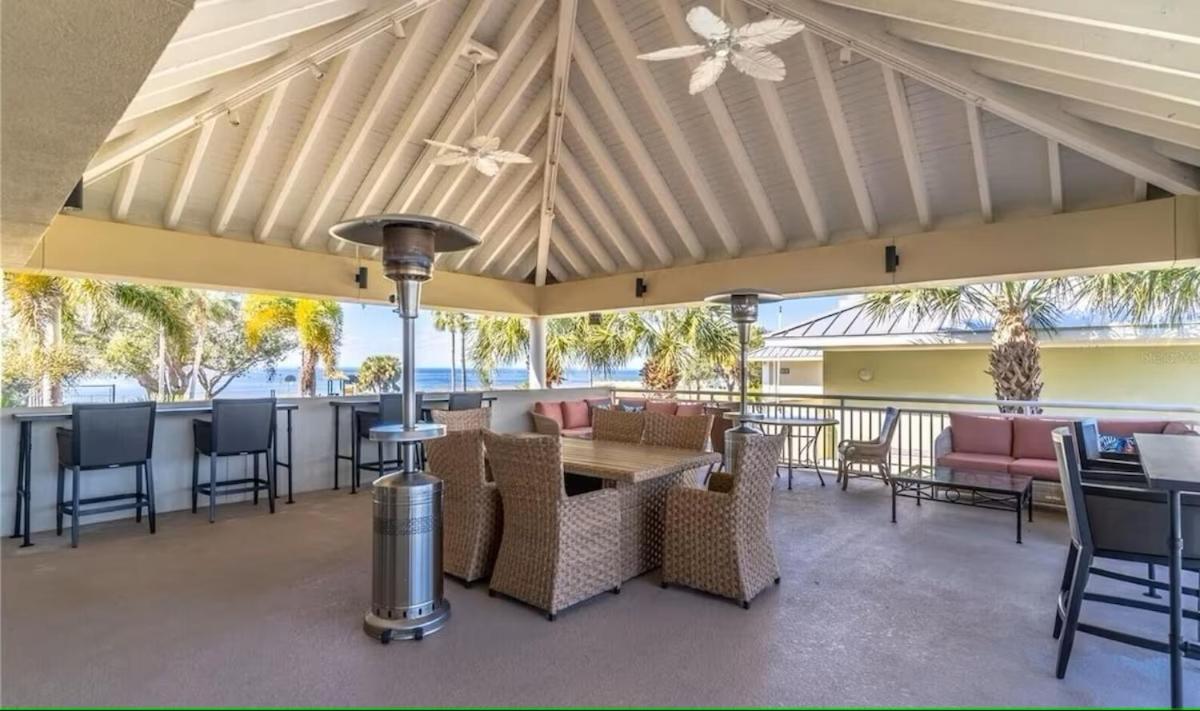 Beautiful New Luxury Townhome With Private Beach And Swimming Pools Ruskin Exterior photo
