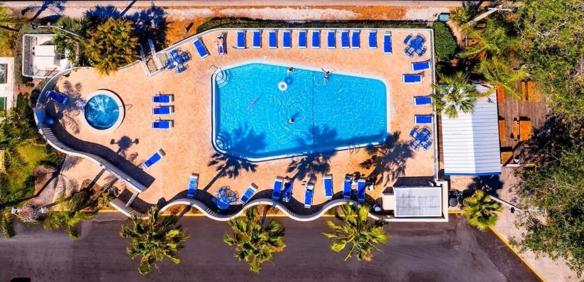 Beautiful New Luxury Townhome With Private Beach And Swimming Pools Ruskin Exterior photo