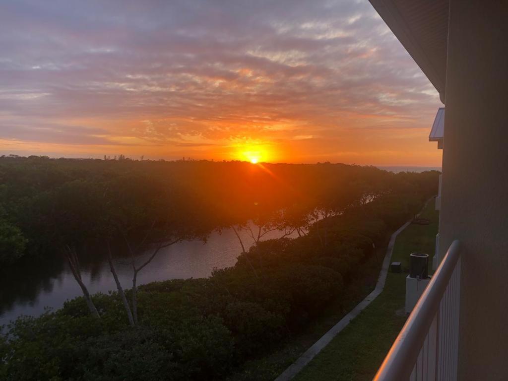 Beautiful New Luxury Townhome With Private Beach And Swimming Pools Ruskin Exterior photo