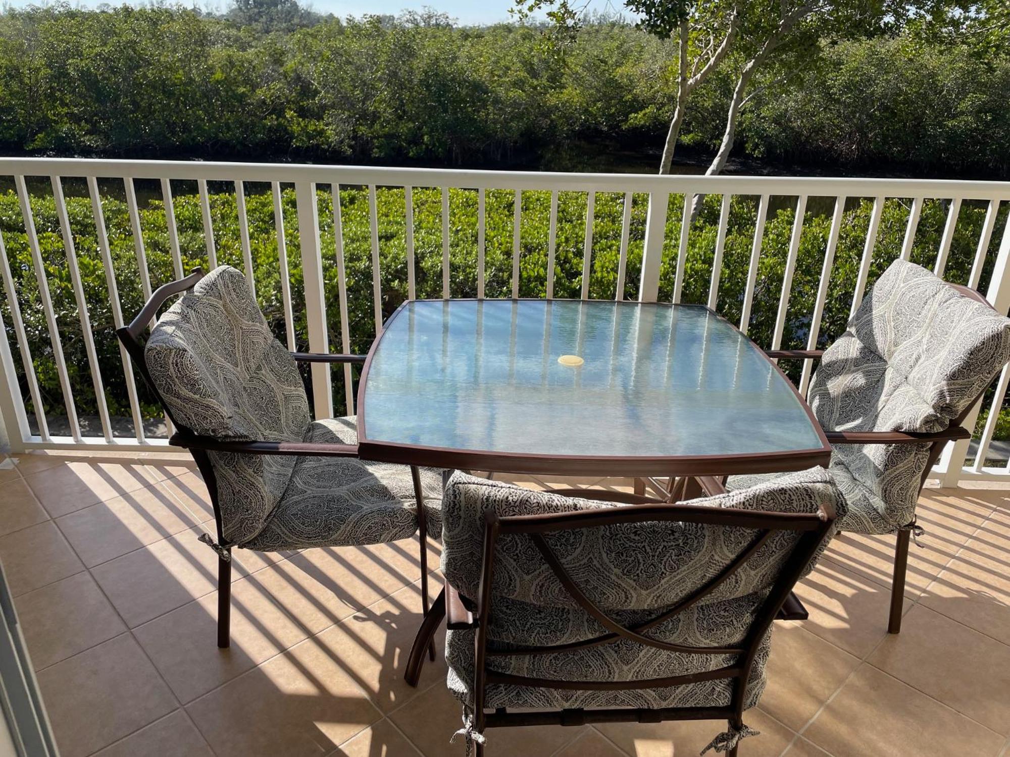 Beautiful New Luxury Townhome With Private Beach And Swimming Pools Ruskin Exterior photo